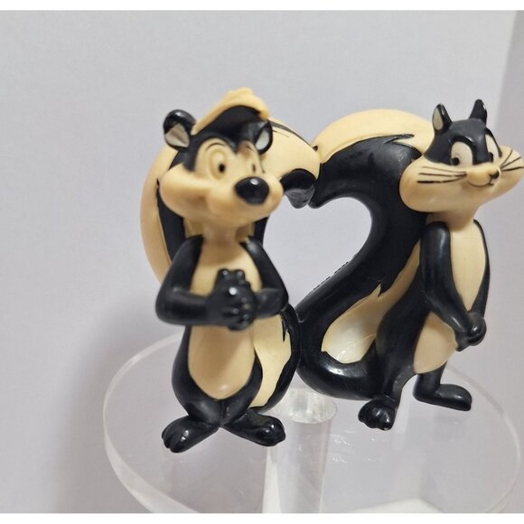 Pepé Le Pew & Penelope Figure Heart-Shaped Romantic  1985 - Picture 2 of 15